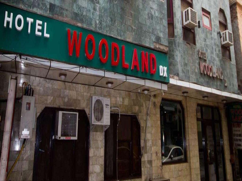 Hotel Woodland Deluxe Ню Делхи Екстериор снимка
