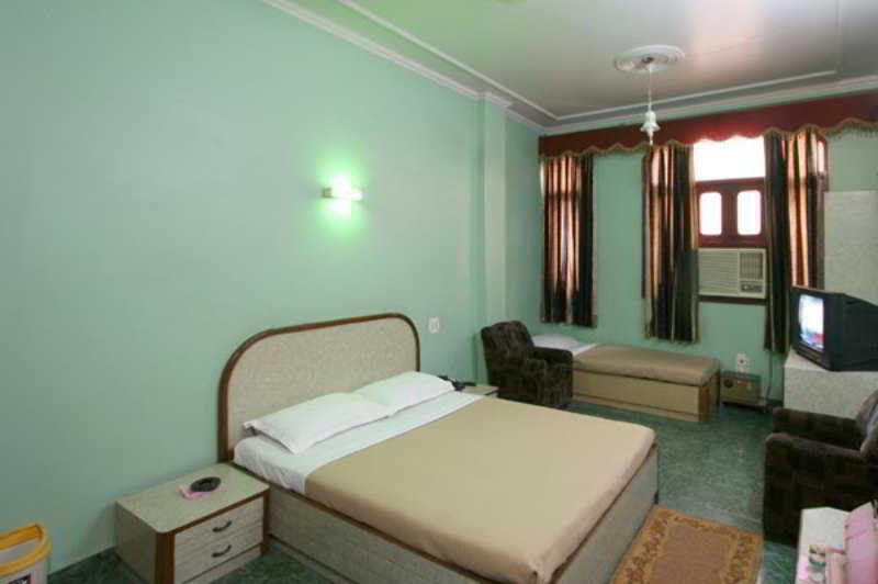 Hotel Woodland Deluxe Ню Делхи Екстериор снимка